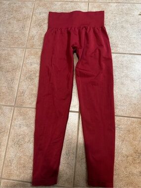 NVGTN High-Waist Leggings in Burgundy